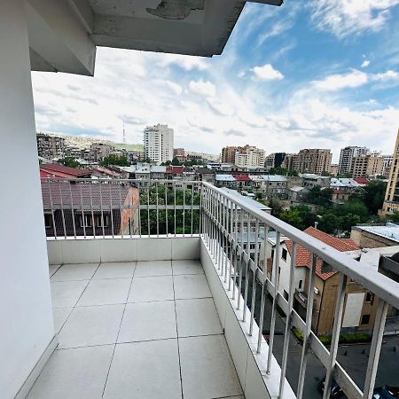 Suite Apartment On Pushkin Street Yerevan Exterior foto