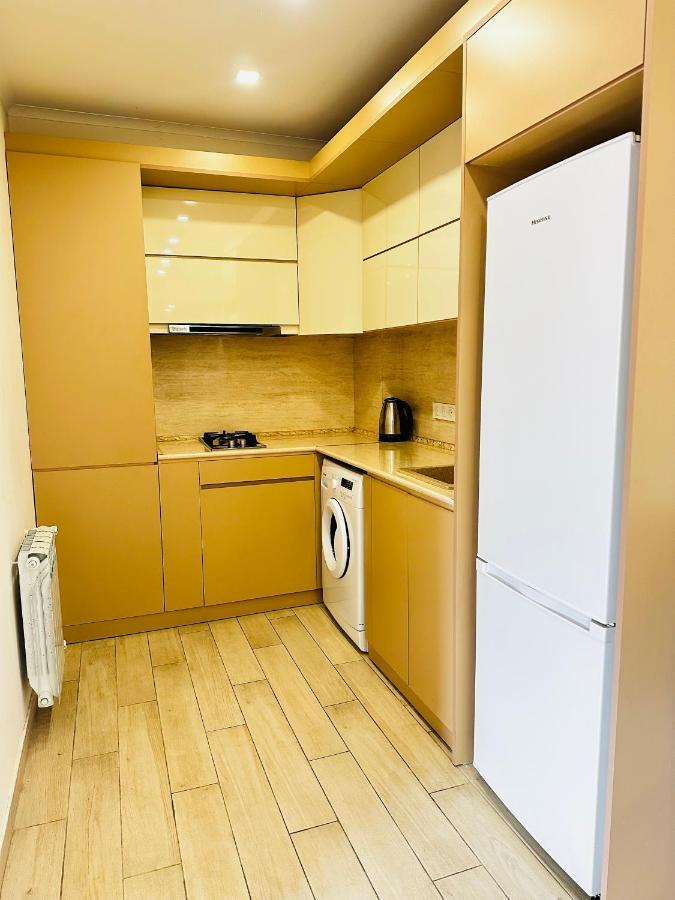 Suite Apartment On Pushkin Street Yerevan Exterior foto