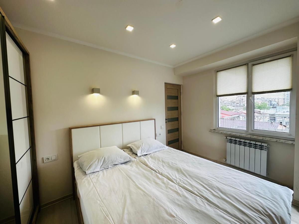 Suite Apartment On Pushkin Street Yerevan Exterior foto