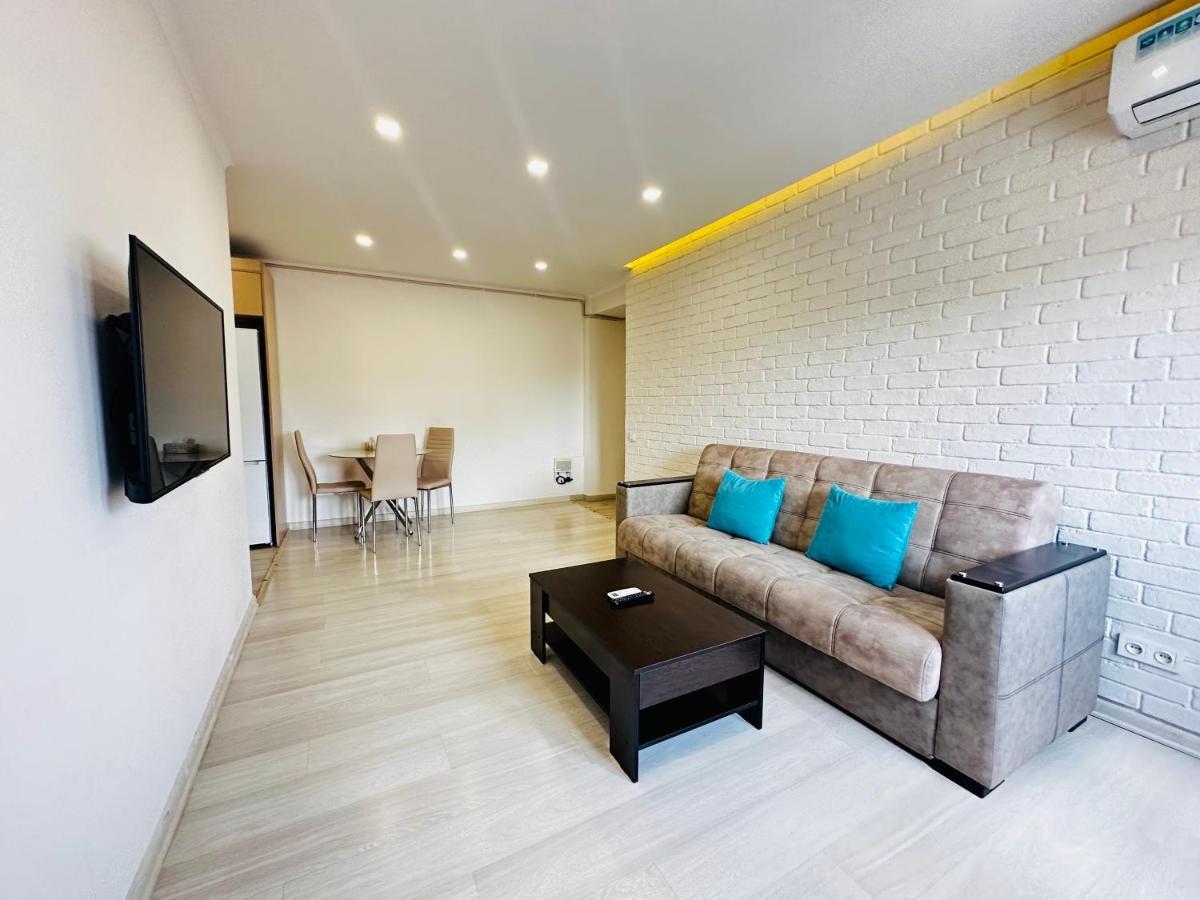 Suite Apartment On Pushkin Street Yerevan Exterior foto