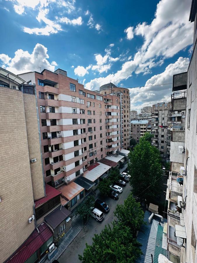 Suite Apartment On Pushkin Street Yerevan Exterior foto